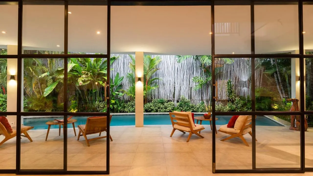 Seminyak White Design Villa Indonesia