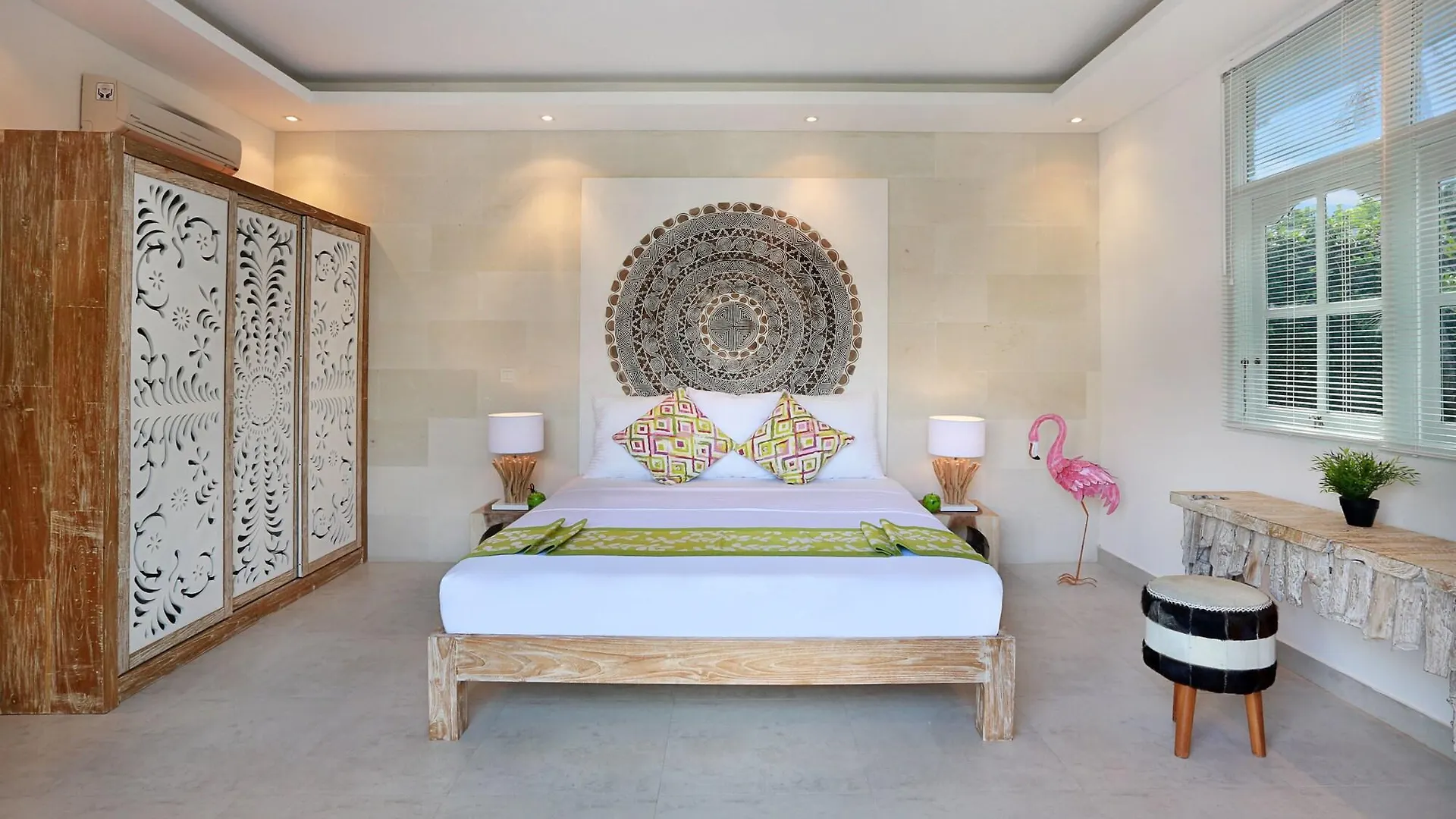 Seminyak White Design Villa