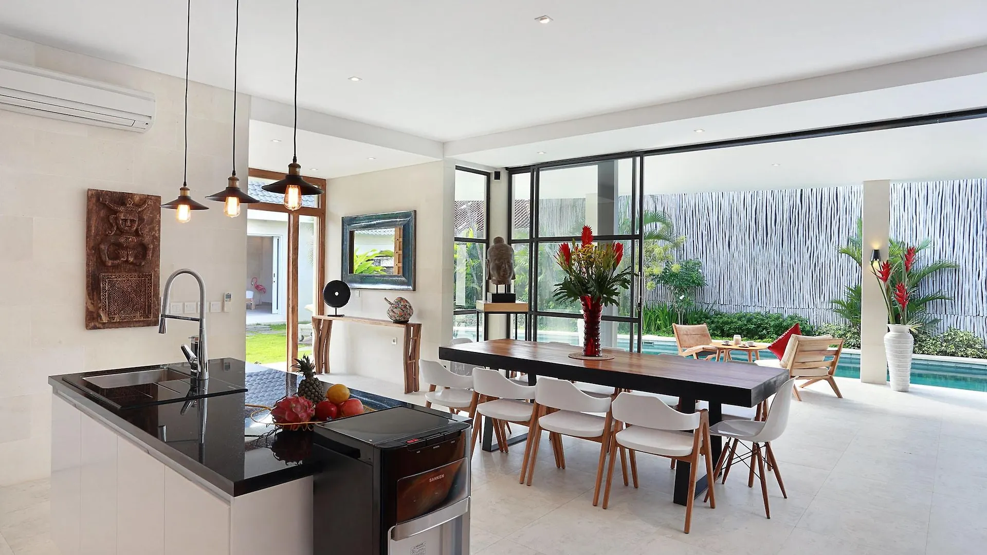 Seminyak White Design Villa  Seminyak (Bali)