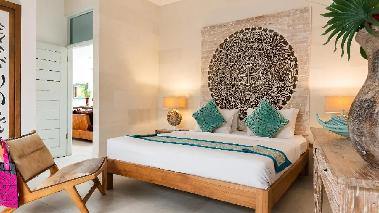 Seminyak White Design Villa
